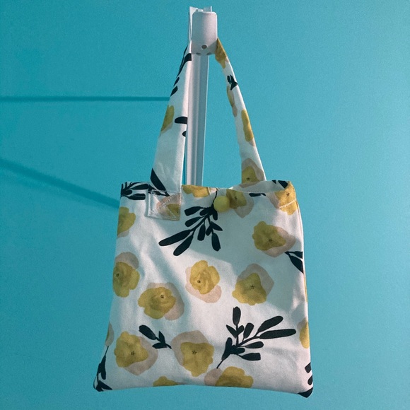 handmade floral purse🌼 - Picture 2 of 3